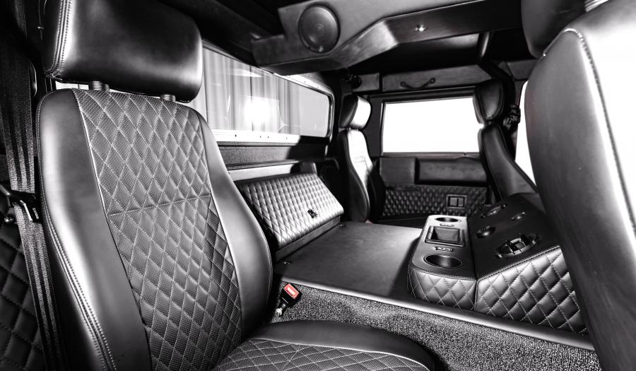 Интерьер Hummer H1 Launch Edition by Mil-Spec Automotive 2019 года  (фото 9 из 16)